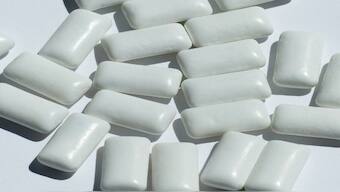 'Experimental chewing gum 'traps' Omicron particles in saliva'