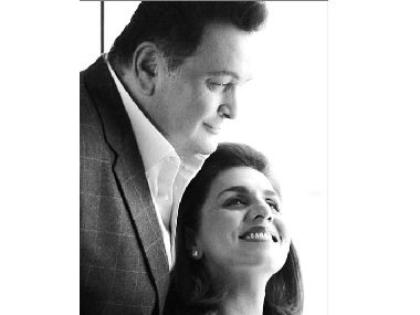 Rishi Kapoor's wife Neetu expresses 'immense gratitude' to doctors, hospital staff: 'They advised us like we were their own' Rishi Kapoor's wife Neetu expresses 'immense gratitude' to doctors, hospital staff: 'They advised us like we were their own'