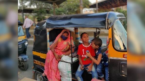 Mumbai's migrant workers enlist tempos to reach UP, lose last of their money to conniving drivers at Thane checkpost
