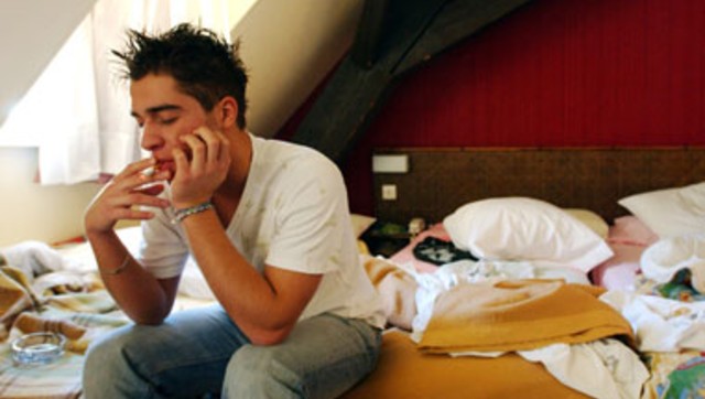 Smoking socially causes more harm than you may think: Its dangers and some ways to quit Smoking socially causes more harm than you may think: Its dangers and some ways to quit