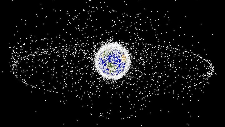 ESA signs 102 million dollar deal with Swiss startup to bring back space junk