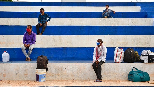 Supreme Court tells Centre to direct states to pay salaries, provide necessary quarantine facilities to doctors and healthcare workers Supreme Court tells Centre to direct states to pay salaries, provide necessary quarantine facilities to doctors and healthcare workers