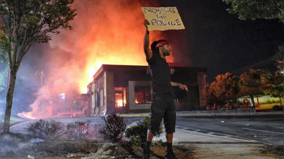 Atlanta police chief resigns after cop fatally shoots 27-yr-old African-American man during attempted arrest, protests engulf city