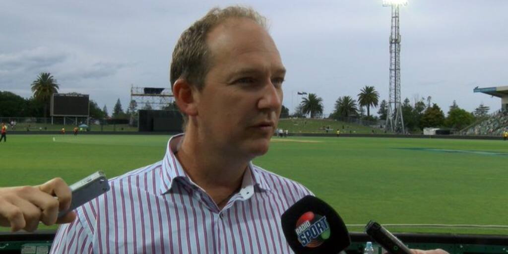 New Zealand Cricket deputy CEO Anthony Crummy steps down despite board