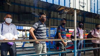 Karnataka government issues fresh guidelines, surveillance measures for people arriving from Kerala
