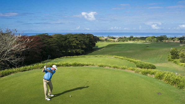 Mic'd up players, quick stops in front of camera: Golf set to reinvent broadcasting in COVID-19 times
