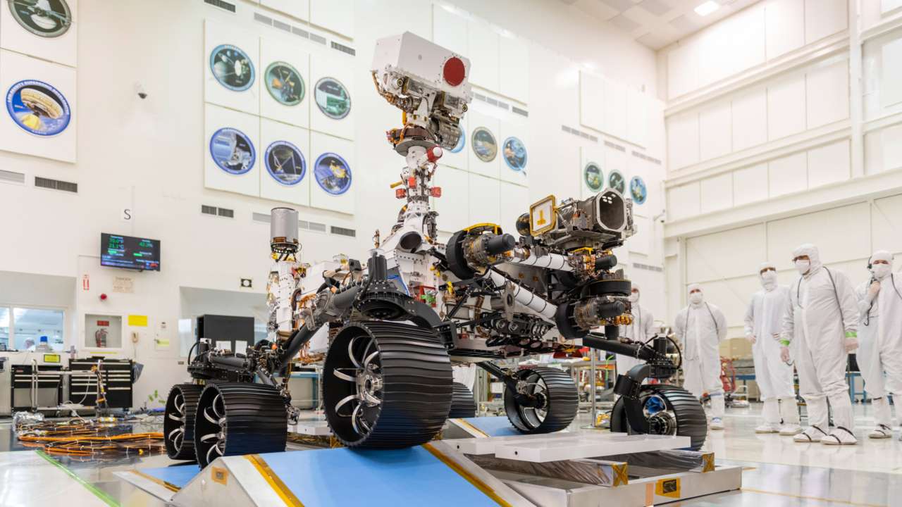 In a clean room at NASA's JPL facility, engineers observed the first driving test for NASA's Mars 2020 rover on 17 Dec 2019. Image: NASA/JPL