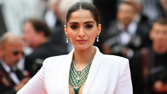 Sonam Kapoor turns 35: Kareena Kapoor Khan, Anushka Sharma, Arjun Kapoor post wishes Sonam Kapoor turns 35: Kareena Kapoor Khan, Anushka Sharma, Arjun Kapoor post wishes