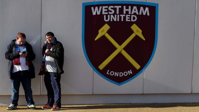 Premier League club West Ham sign PSG goalkeeper Areola on loan Premier League club West Ham sign PSG goalkeeper Areola on loan