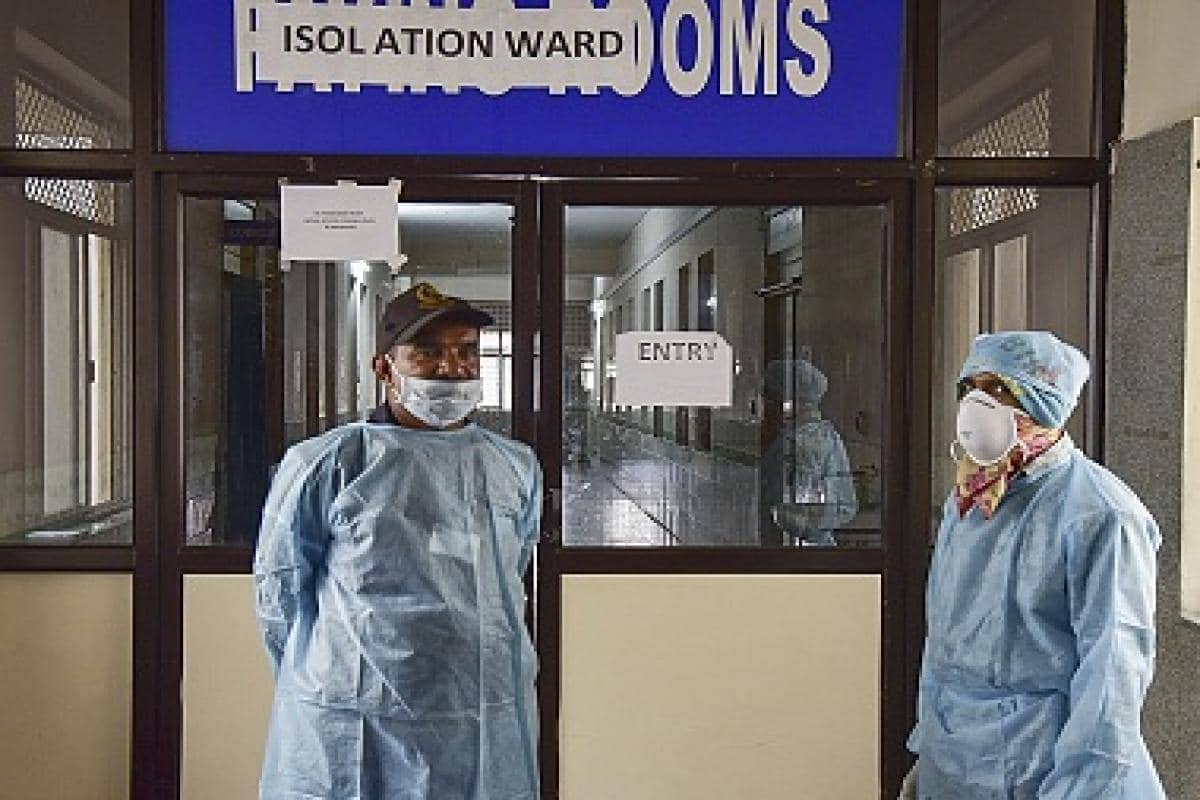 Coronavirus Updates: Maharashtra reports 7,760 new cases, 300 deaths; tally rises to 4,57,956