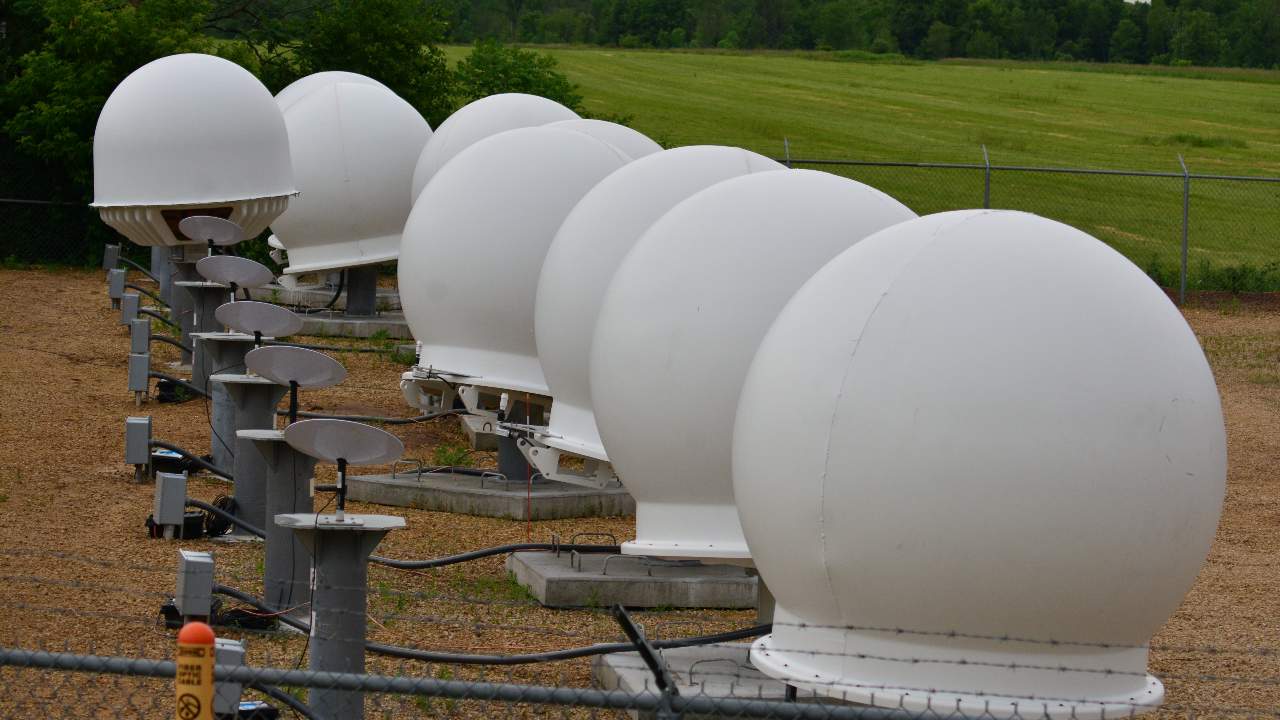  UFO on a stick: Reddit user posts five never-before-seen images of SpaceX’s Starlink ground devices