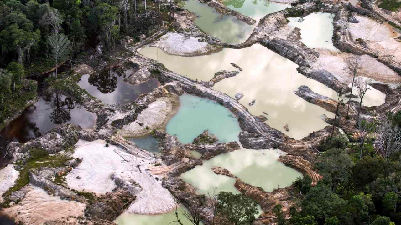Satellite imagery shows illegal gold mining in Brazil has increased, threatens the Yanomami tribe in the heart of the Amazons Satellite imagery shows illegal gold mining in Brazil has increased, threatens the Yanomami tribe in the heart of the Amazons