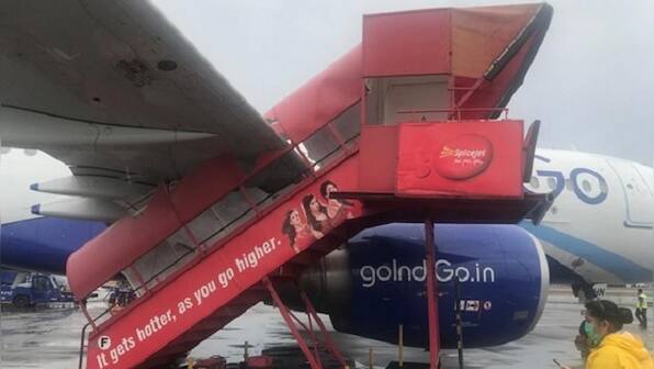 Strong winds cause Spicejet ladder to crash into parked IndiGo aircraft at Mumbai airport; right wing, engine cowling damaged