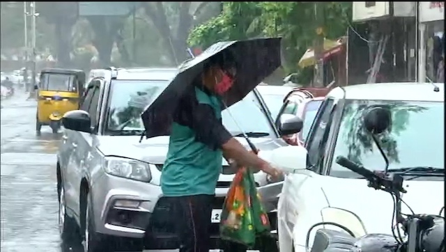 IMD predicts heavy rainfall in Kerala, issues oranger alert in Kozhikode, yellow alert in seven districts including Kannur, Kollam IMD predicts heavy rainfall in Kerala, issues oranger alert in Kozhikode, yellow alert in seven districts including Kannur, Kollam