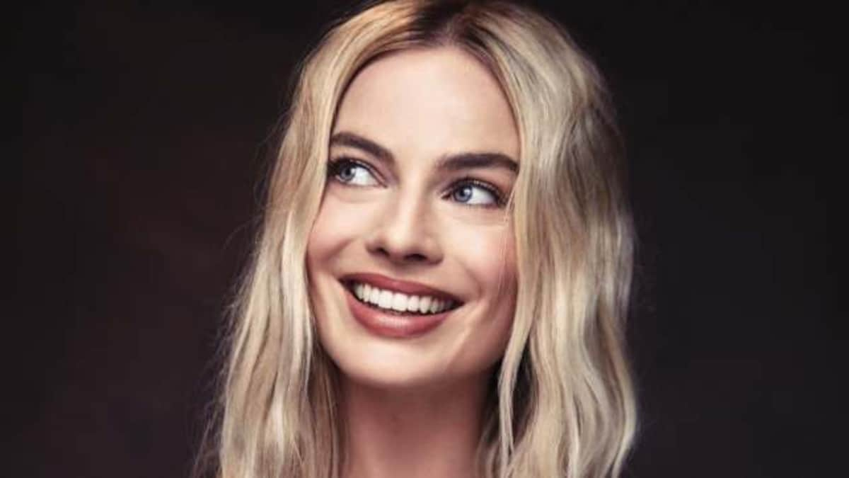 Margot Robbie to lead Disney's female-led Pirates of the Caribbean film; script will be by Birds of Prey writer Christina Hodson