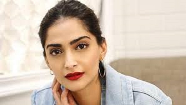 Coronavirus Outbreak: Sonam Kapoor joins initiative to raise funds to provide N95 masks for Mumbai Police personnel Coronavirus Outbreak: Sonam Kapoor joins initiative to raise funds to provide N95 masks for Mumbai Police personnel