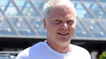 Steve Bing, film producer and screenwriter, dies reportedly by suicide; Bill Clinton shares condolences