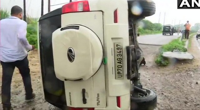 Vikas Dubey encounter: Car carrying Uttar Pradesh gangster flipped while trying to avoid cattle, claims police Vikas Dubey encounter: Car carrying Uttar Pradesh gangster flipped while trying to avoid cattle, claims police