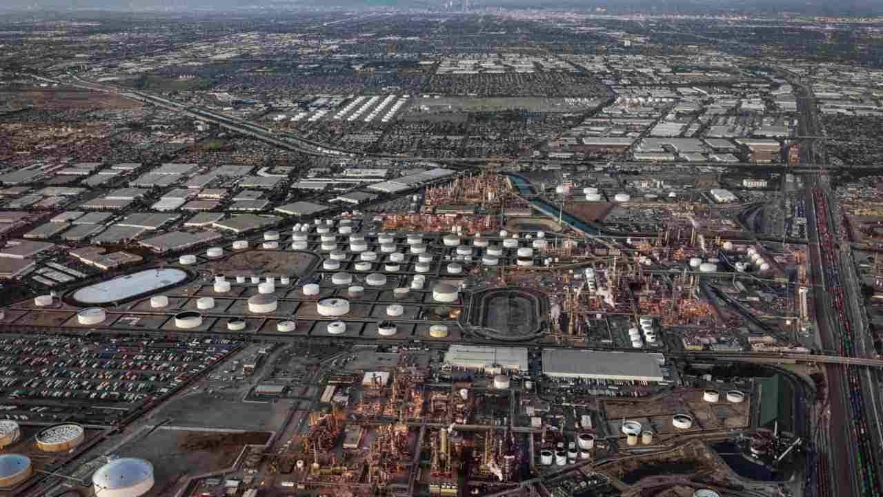 Bruising 2020 for Big Oil: Fossil fuel industry left to confront its diminished future, cope