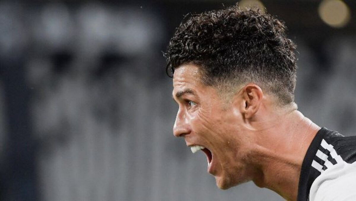 Juventus hand Ronaldo 'GOAT 770' shirt to mark goals record but shock loss  to Benevento dashes Serie A title hopes