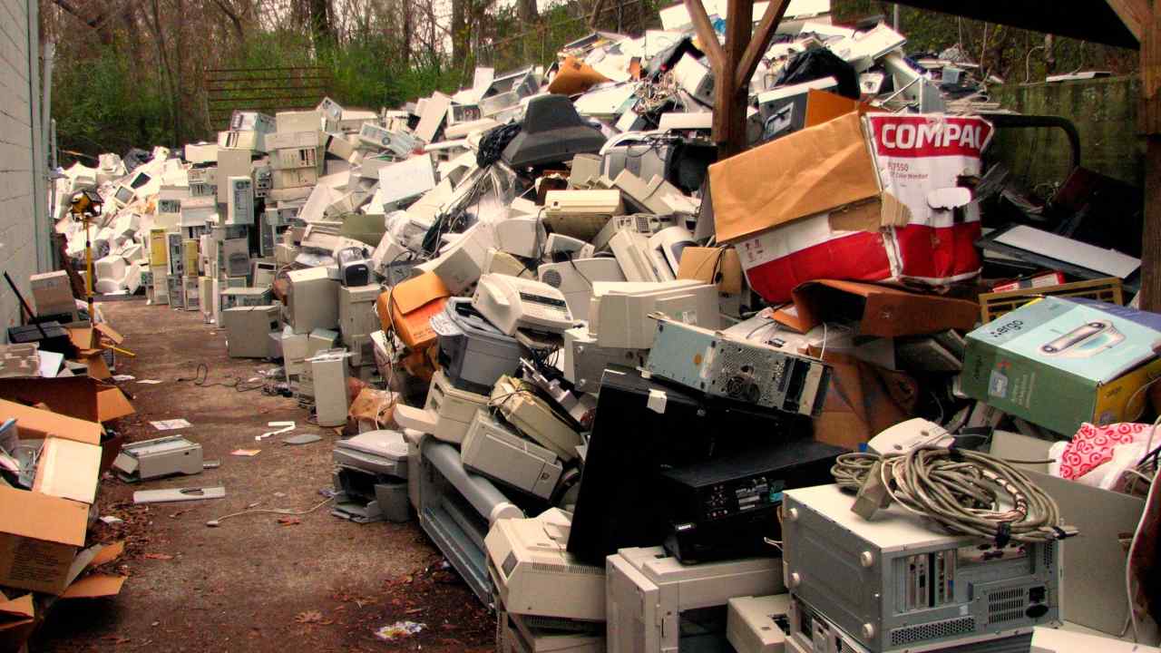World is on track to generate 74 mn metric tonnes of e-waste annually by 2030: Report World is on track to generate 74 mn metric tonnes of e-waste annually by 2030: Report