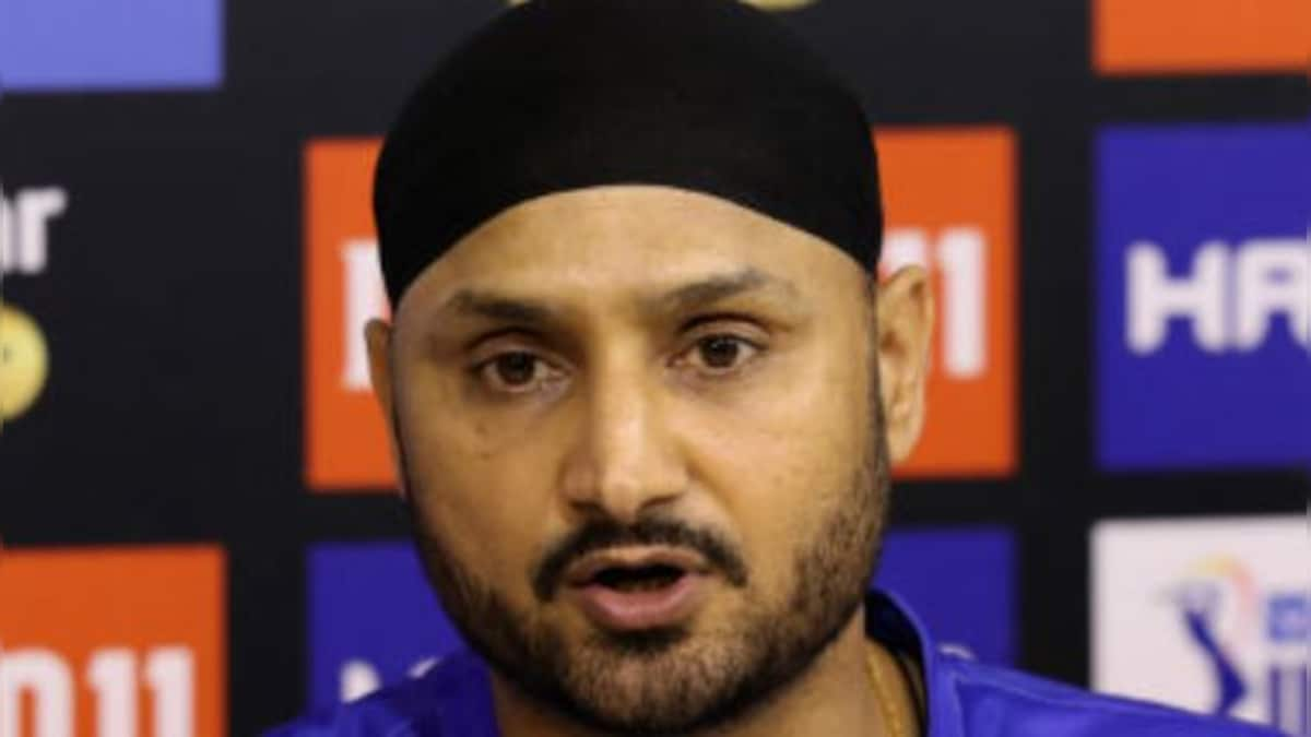 Harbhajan Singh blames 'some BCCI officials' and MS Dhoni for his ouster from Team India