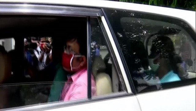 Kerala gold smuggling case: NIA takes accused Swapna Suresh, Sandeep Nair to various locations for evidence collection Kerala gold smuggling case: NIA takes accused Swapna Suresh, Sandeep Nair to various locations for evidence collection