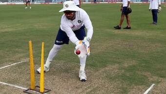 Brad Hogg picks Rishabh Pant over Wriddhiman Saha as India's Test wicket-keeper, backs KL Rahul for limited-overs