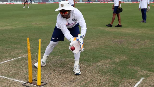 Brad Hogg picks Rishabh Pant over Wriddhiman Saha as India's Test wicket-keeper, backs KL Rahul for limited-overs Brad Hogg picks Rishabh Pant over Wriddhiman Saha as India's Test wicket-keeper, backs KL Rahul for limited-overs