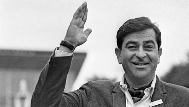 Raj Kapoor's ancestral home in Peshawar faces demolition threat, residents claim it's in 'dilapidated condition' Raj Kapoor's ancestral home in Peshawar faces demolition threat, residents claim it's in 'dilapidated condition'