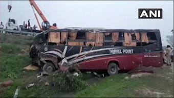 At least five killed, 25 injured after bus hits stationary car on Agra-Lucknow Expressway