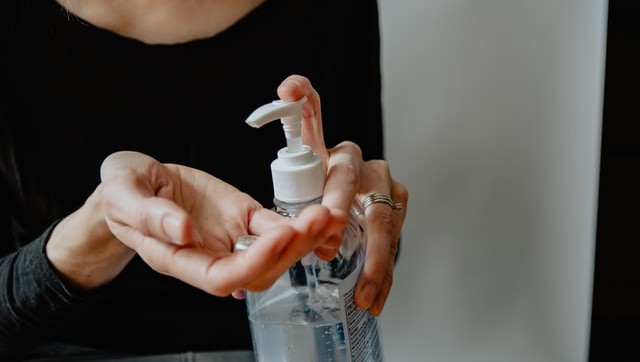 COVID-19 precautions: The dos and don'ts of using a hand sanitiser everyone should keep in mind COVID-19 precautions: The dos and don'ts of using a hand sanitiser everyone should keep in mind