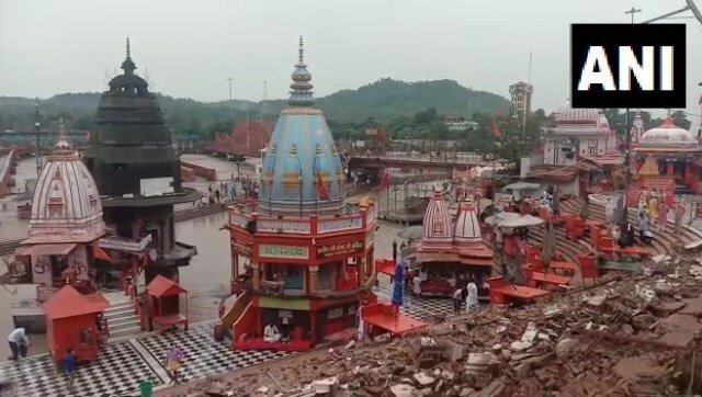 Heavy rainfall triggers wall collapse at Har Ki Pauri in Haridwar; no injuries reported Heavy rainfall triggers wall collapse at Har Ki Pauri in Haridwar; no injuries reported