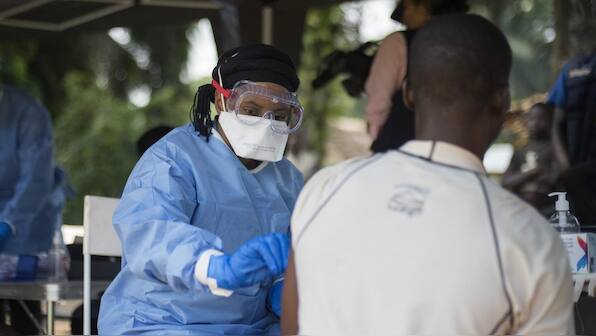 Ebola outbreak: Guinea to begin vaccination drive after storm-delayed plane arrives