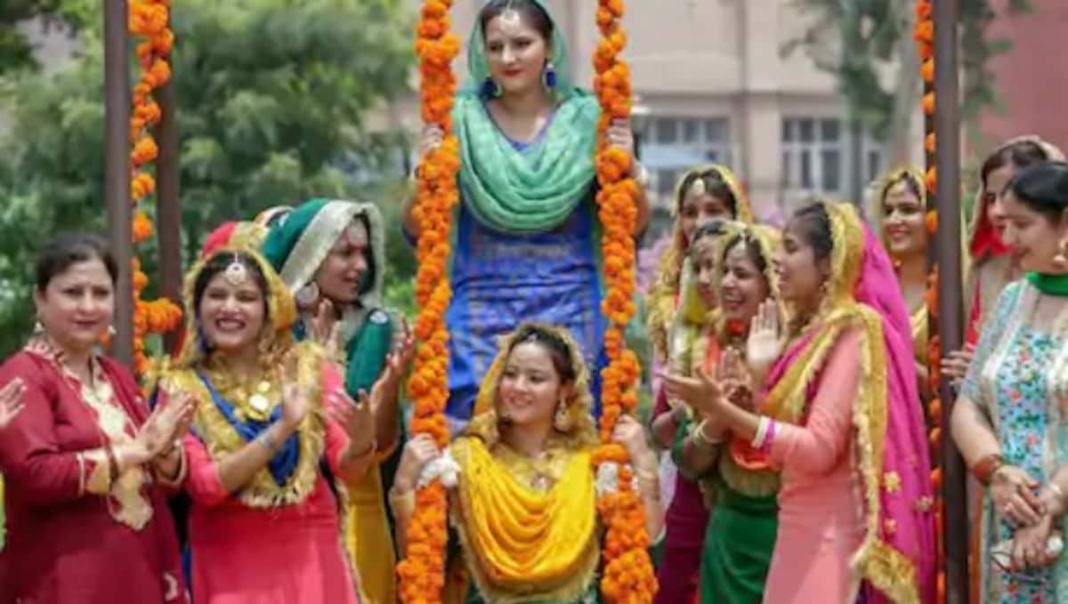 Hariyali Teej 2020: Date, puja timings and significance of festival that  celebrates union of Shiva and Parvati-India News , Firstpost