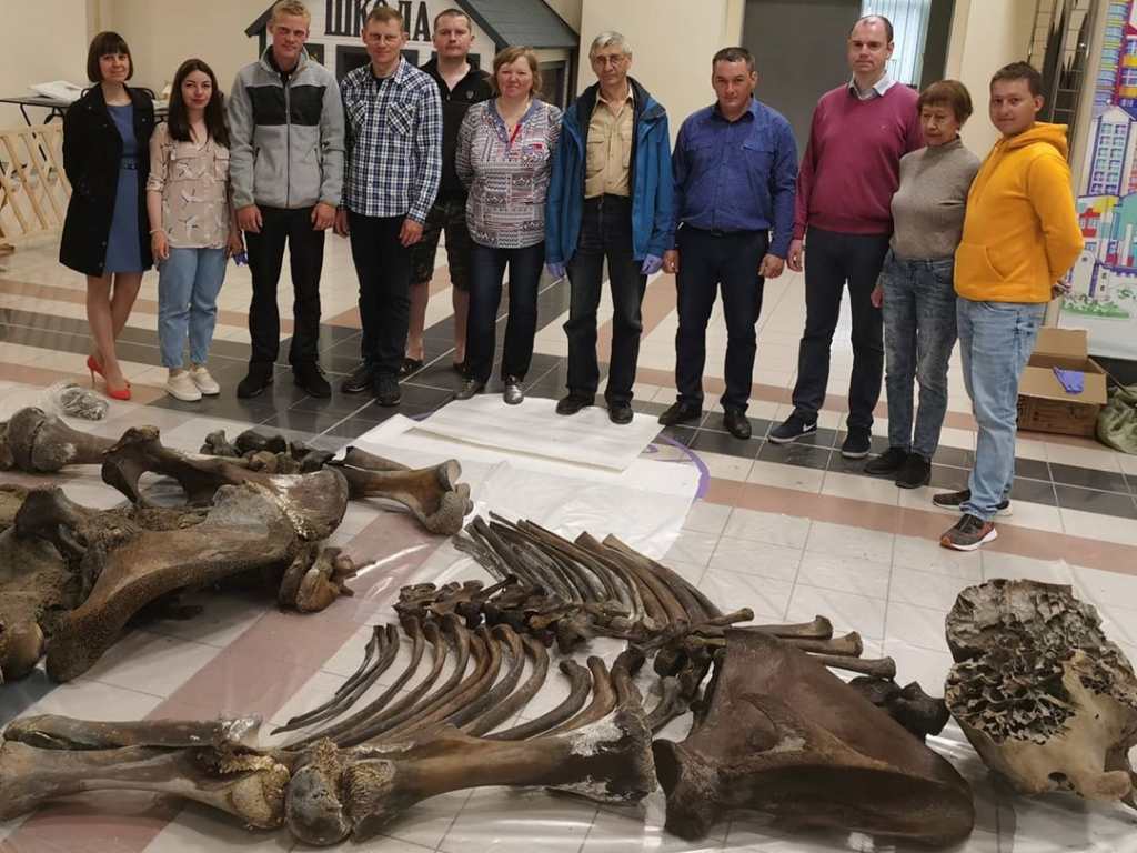 Well-preserved fossil of a woolly mammoth has been discovered in a Siberian lake