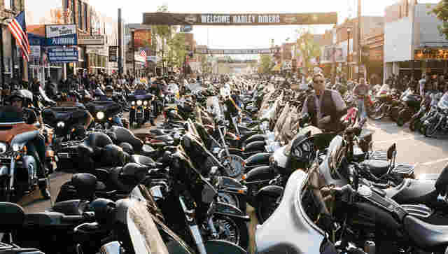 'We chose to be here’: Thousands defy coronavirus to attend annual motorcycle rally in South Dakota's Sturgis 'We chose to be here’: Thousands defy coronavirus to attend annual motorcycle rally in South Dakota's Sturgis