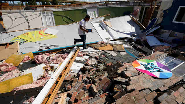 Hurricane Laura makes US landfall: Category 4 hurricane leaves 4 dead, causes extensive property damage Hurricane Laura makes US landfall: Category 4 hurricane leaves 4 dead, causes extensive property damage