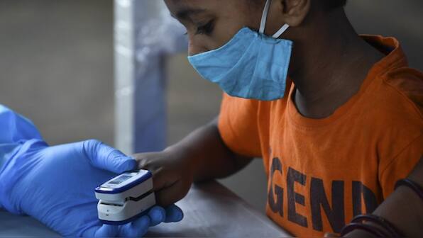 Pulse oximeters for COVID-19: What oxygen saturation levels can tell you about SARS-CoV-2 infection