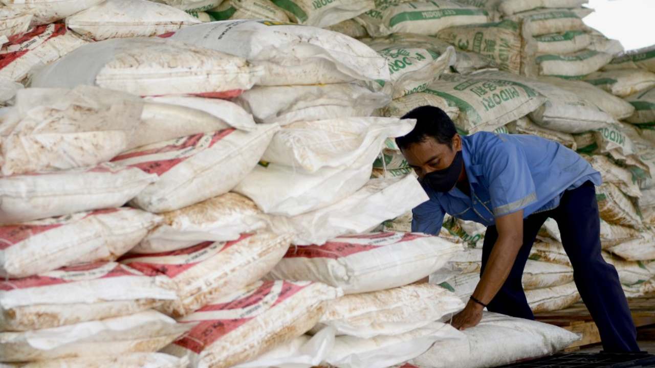 Sacks of confiscated Ammonium Nitrate at the customs office of Ngurah Rai airport. AFP