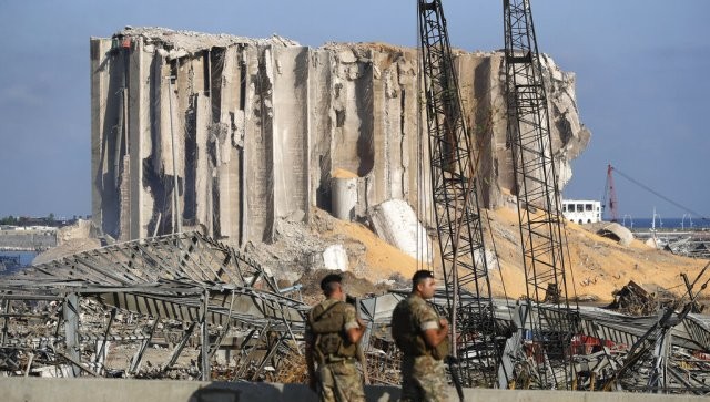 Lebanese clear blast rubble from roads around cratered port; 135 dead so far, over 5,000 injured Lebanese clear blast rubble from roads around cratered port; 135 dead so far, over 5,000 injured