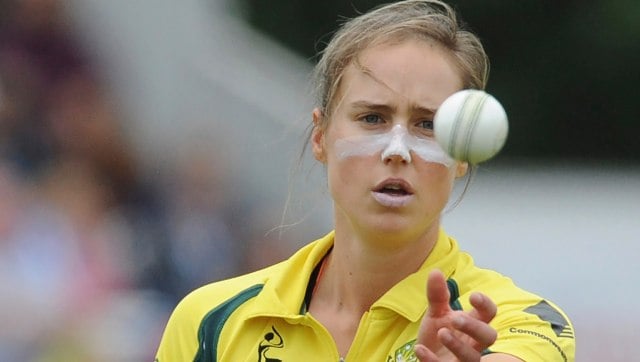 Ellyse Perry reacts to Deepti Sharma run out incident