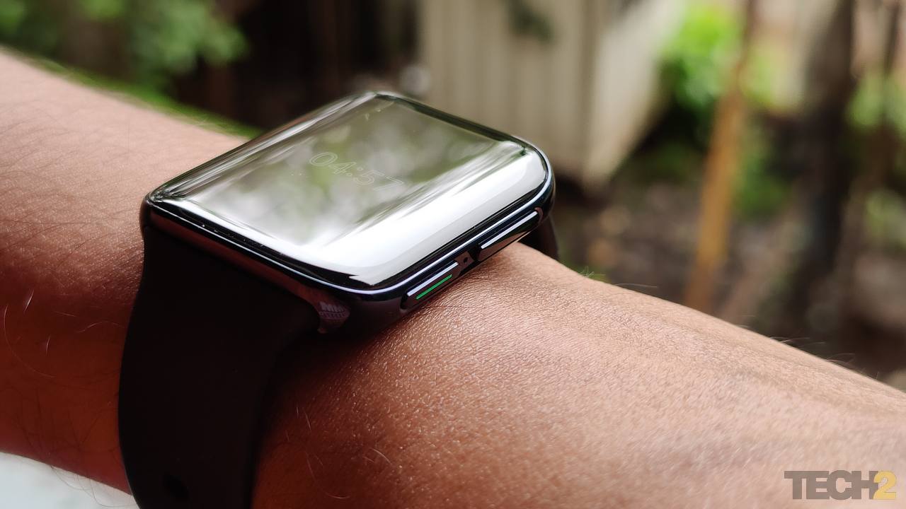 Oppo Watch has a curved display. Image: tech2/Sheldon Pinto