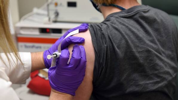 Elderly, ethnic minority volunteers in COVID-19 vaccine trials vital for its success, expert says