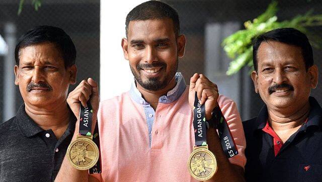 Sharath Kamal (C) with father Srinivasa Rao (L) and uncle Muralidhar Rao (R). Image courtesy Sharath Kamal/Facebook 