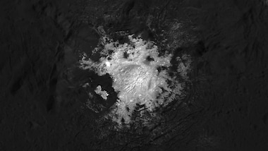 Bright spots on dwarf planet Ceres from deep brine reservoir below the surface, study claims