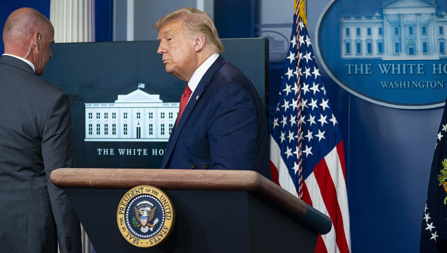 Donald Trump leaves briefing room after shooting outside White House, returns soon after Donald Trump leaves briefing room after shooting outside White House, returns soon after