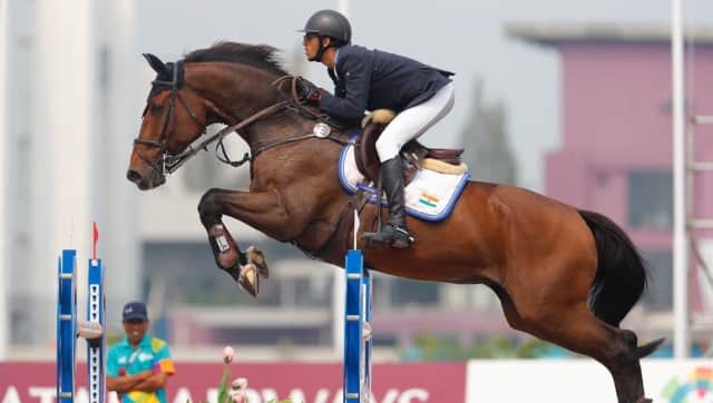 Zahan Setalvad riding on his horse Quintus Z