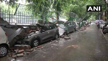 Heavy rains in Delhi cause traffic snarls in ITO, Dhaula Kuan, Munirka; downpour to continue till Thursday, says IMD