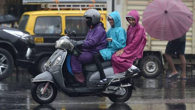 Mumbai rains: Intermittent downpours lash city as IMD issues orange alert Mumbai rains: Intermittent downpours lash city as IMD issues orange alert